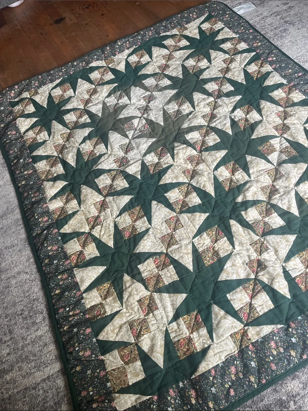 Green and Cream Star Patchwork Quilt